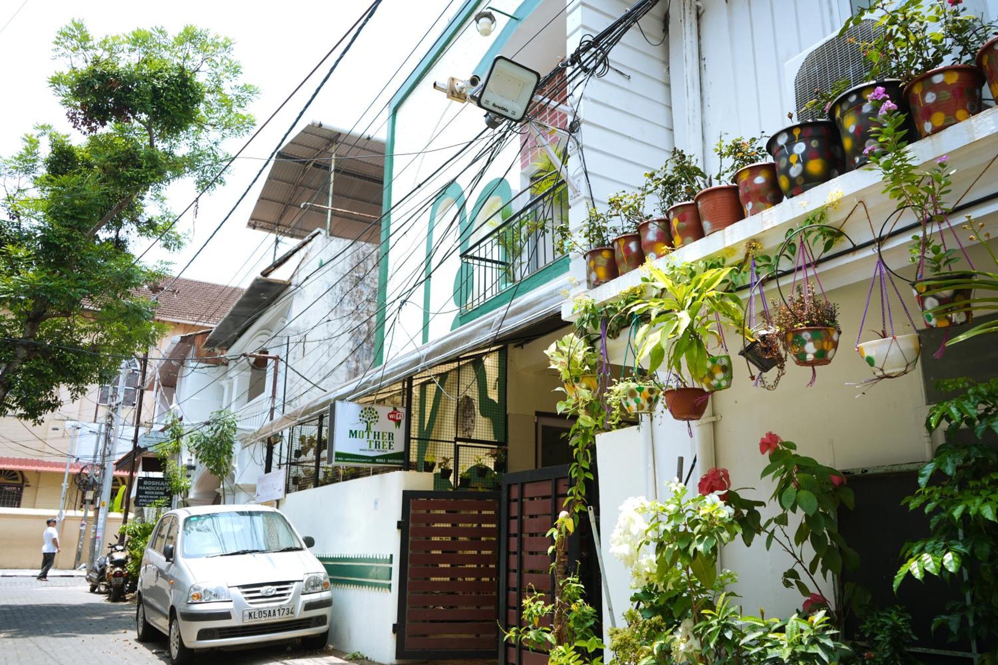 Mother Tree Inn Kochi Luaran gambar